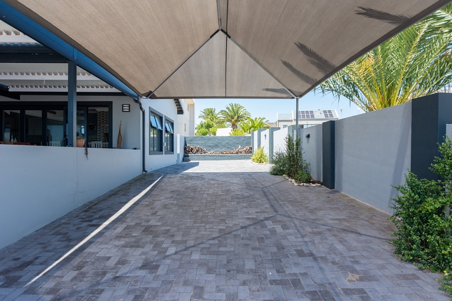 4 Bedroom Property for Sale in Myburgh Park Western Cape